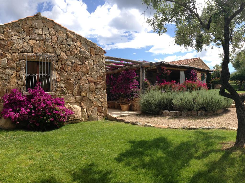 Albero Capovolto Bed & Breakfast Golfo Aranci Exterior photo